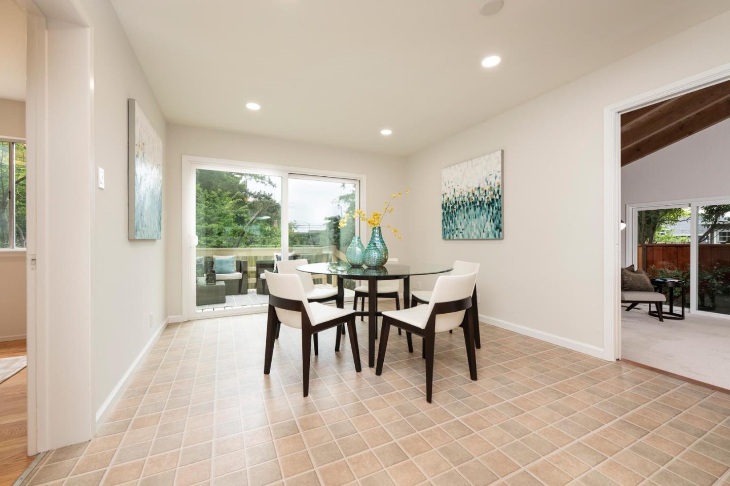 Detail Gallery Image 6 of 29 For 2131 Balmoral Ct, San Mateo,  CA 94403 - 4 Beds | 2/1 Baths