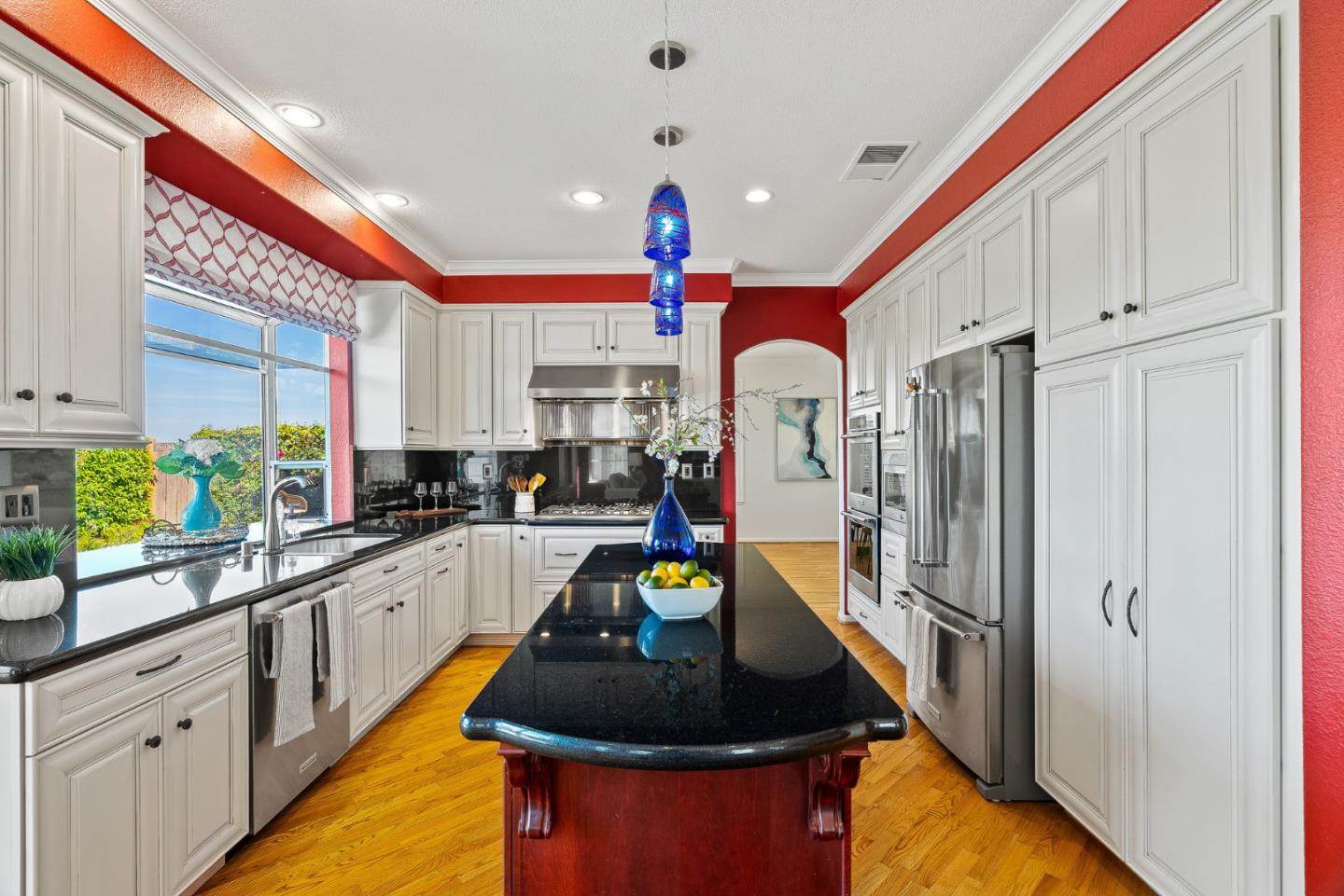Detail Gallery Image 12 of 54 For 986 Governors Bay Dr, Redwood City,  CA 94065 - 4 Beds | 3 Baths