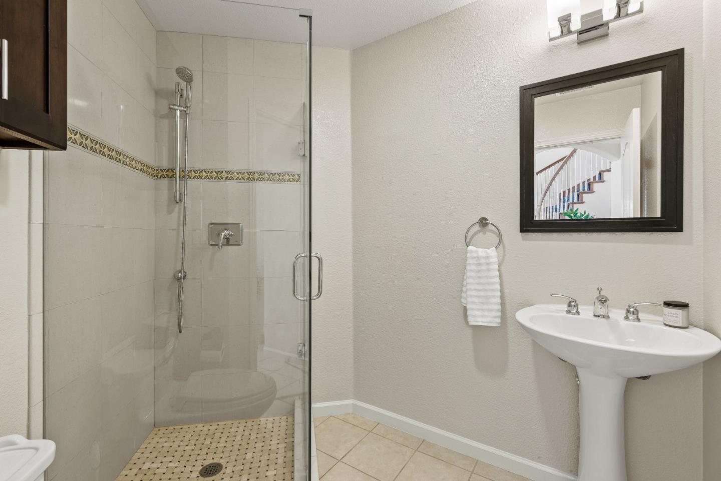 Detail Gallery Image 22 of 54 For 986 Governors Bay Dr, Redwood City,  CA 94065 - 4 Beds | 3 Baths