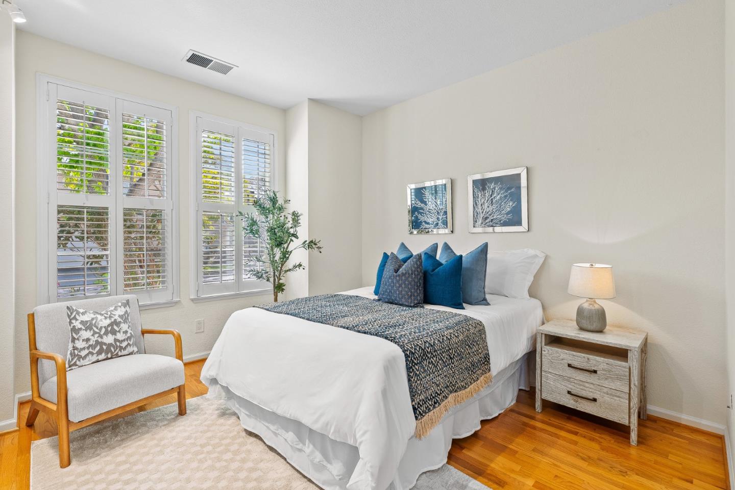 Detail Gallery Image 23 of 54 For 986 Governors Bay Dr, Redwood City,  CA 94065 - 4 Beds | 3 Baths