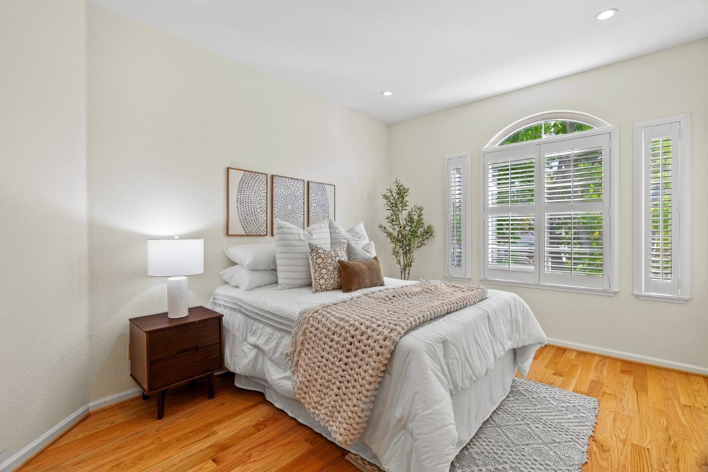 Detail Gallery Image 41 of 54 For 986 Governors Bay Dr, Redwood City,  CA 94065 - 4 Beds | 3 Baths