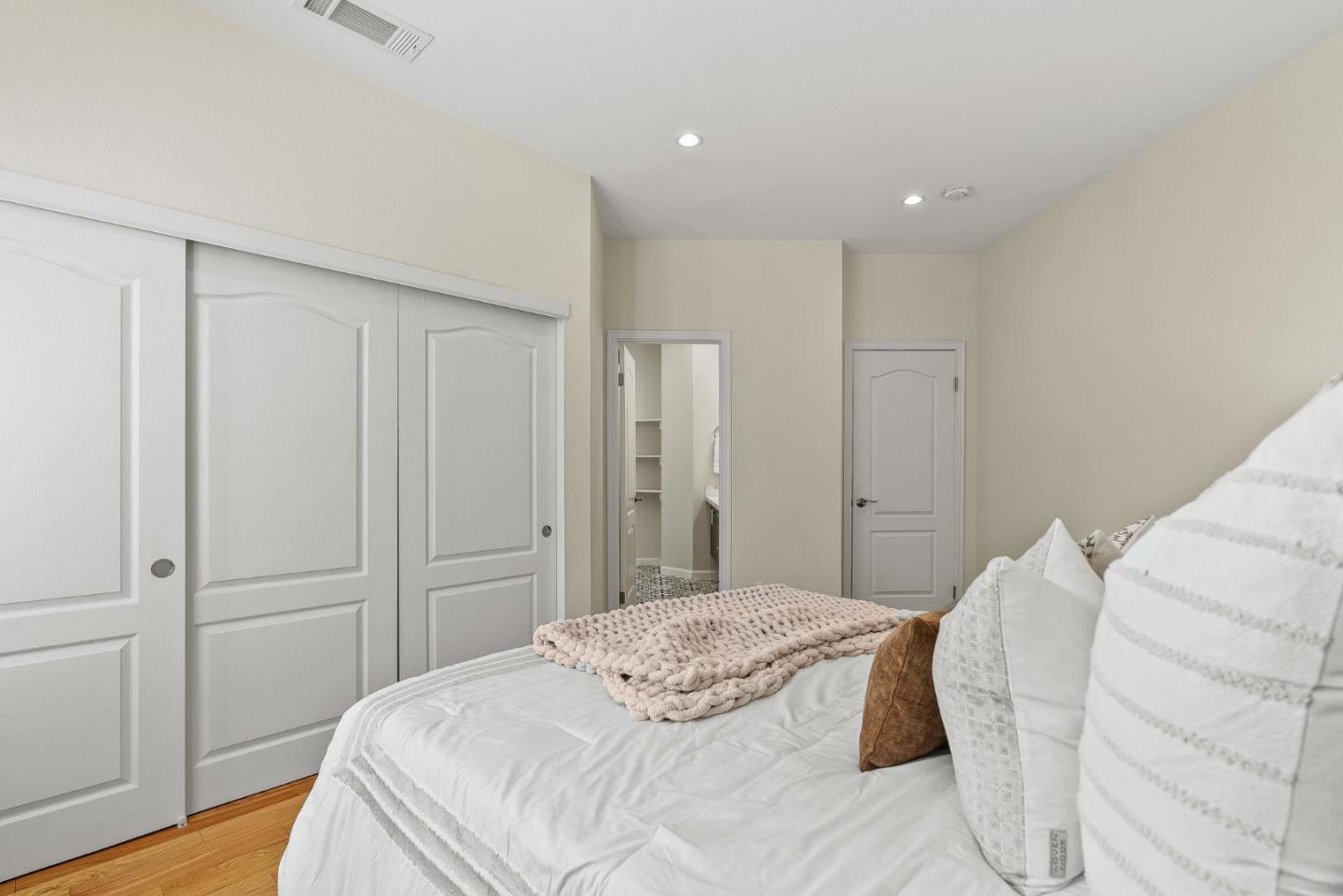 Detail Gallery Image 42 of 54 For 986 Governors Bay Dr, Redwood City,  CA 94065 - 4 Beds | 3 Baths