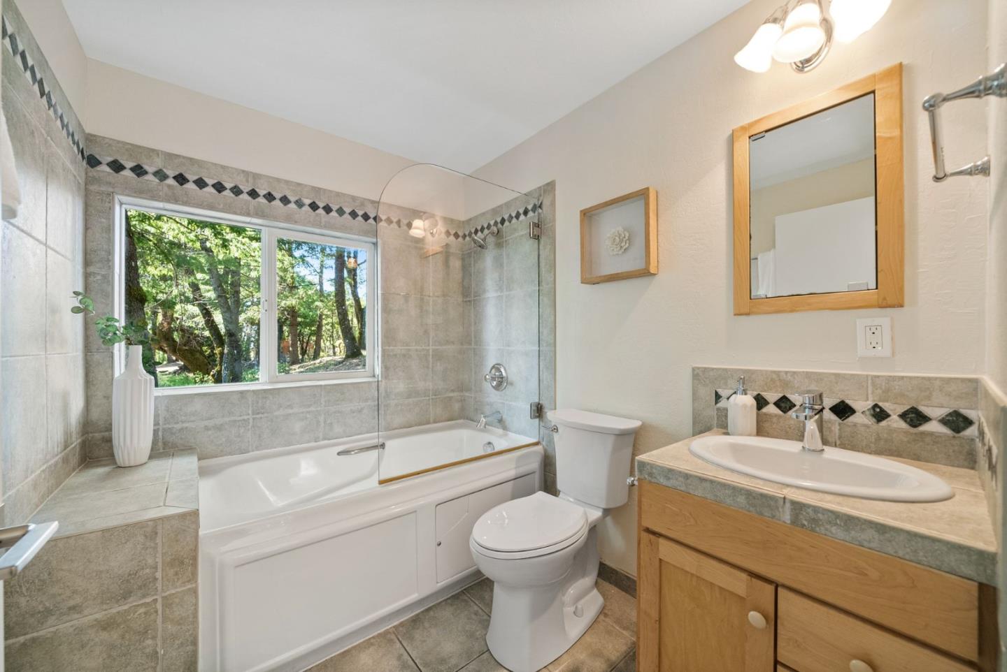 Detail Gallery Image 19 of 61 For 20243 Beatty Ridge Rd, Los Gatos,  CA 95033 - 3 Beds | 2/1 Baths