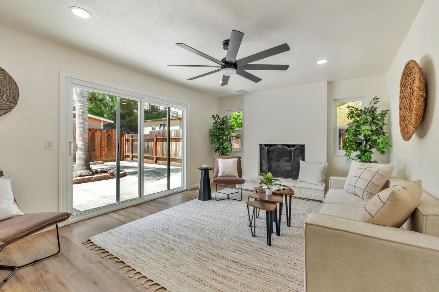 Detail Gallery Image 11 of 44 For 235 N 1st St, Los Banos,  CA 93635 - 4 Beds | 3 Baths