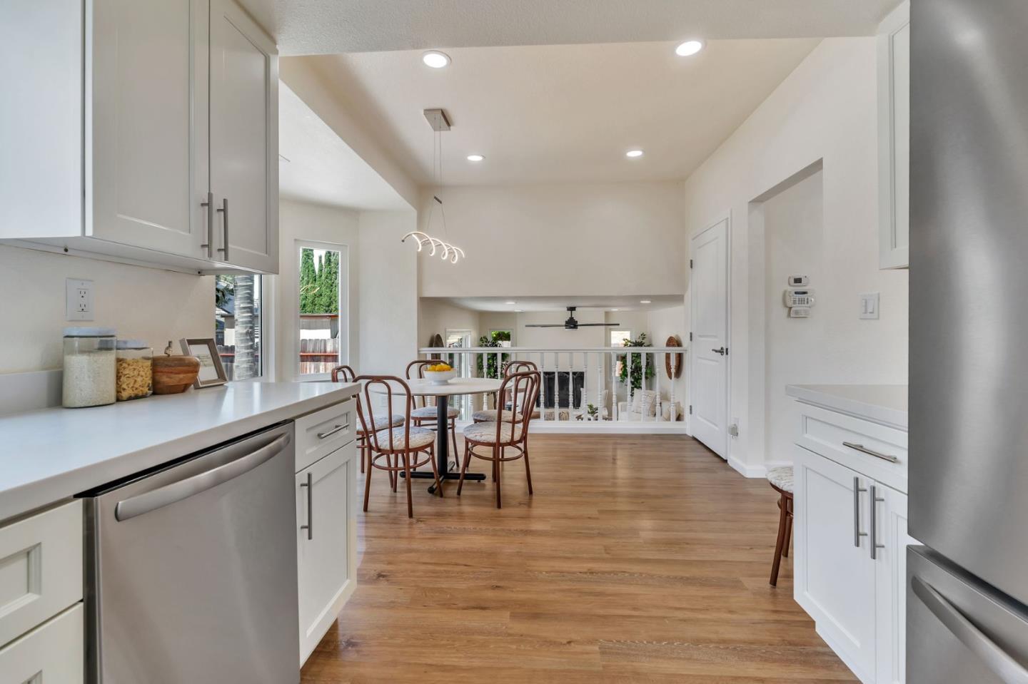Detail Gallery Image 14 of 44 For 235 N 1st St, Los Banos,  CA 93635 - 4 Beds | 3 Baths
