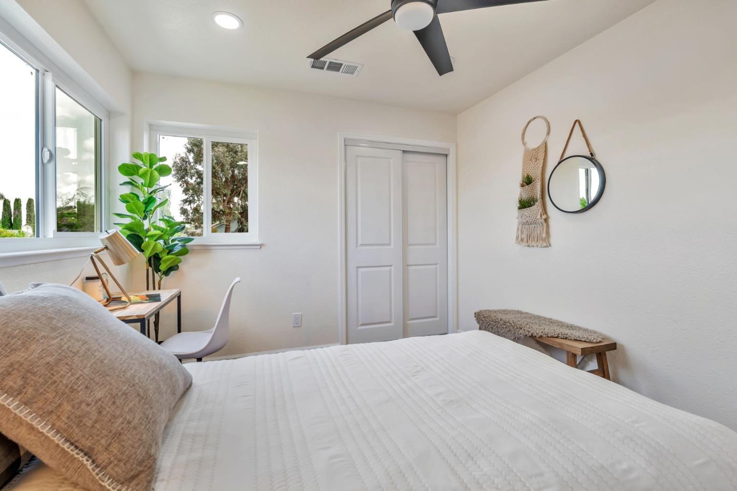 Detail Gallery Image 20 of 44 For 235 N 1st St, Los Banos,  CA 93635 - 4 Beds | 3 Baths