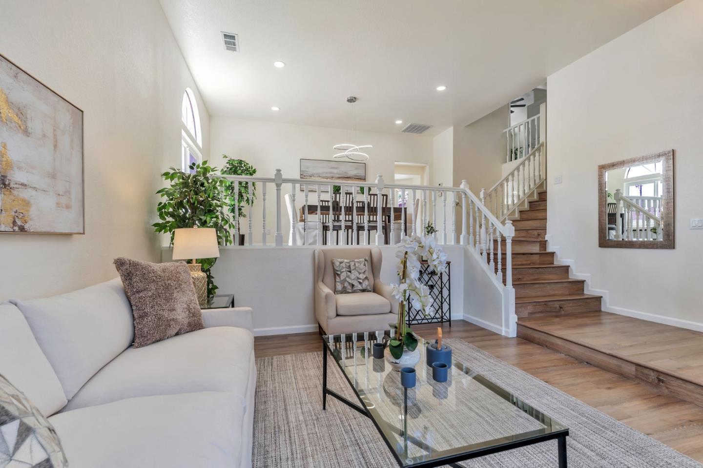 Detail Gallery Image 8 of 44 For 235 N 1st St, Los Banos,  CA 93635 - 4 Beds | 3 Baths