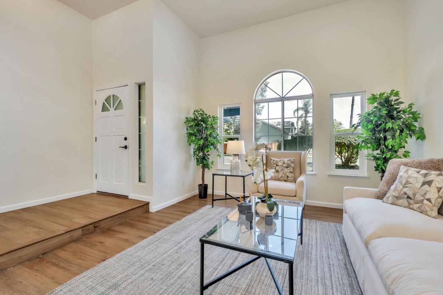 Detail Gallery Image 9 of 44 For 235 N 1st St, Los Banos,  CA 93635 - 4 Beds | 3 Baths