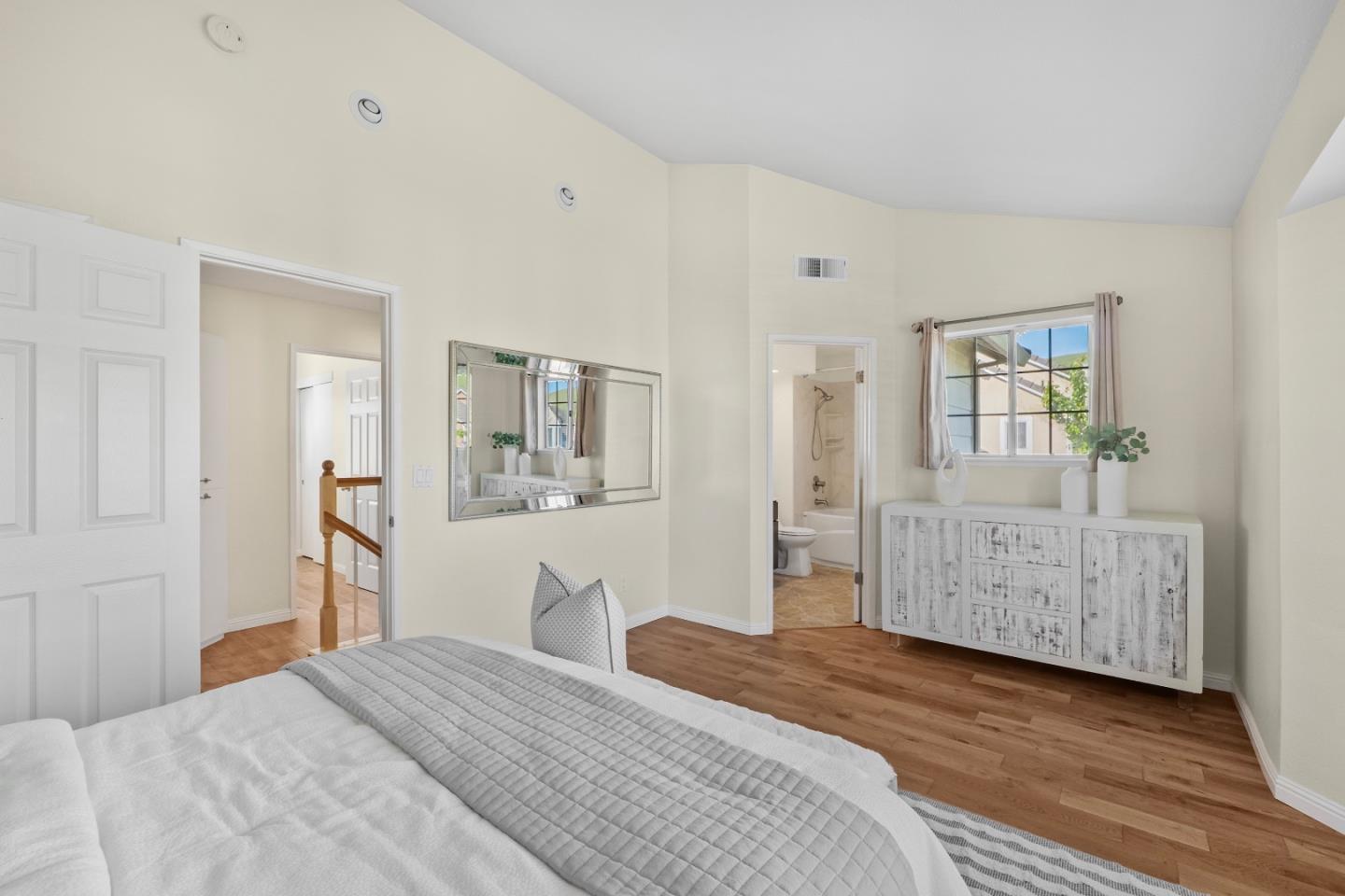 Detail Gallery Image 12 of 25 For 395 Sandstone Dr, Fremont,  CA 94536 - 3 Beds | 2/1 Baths