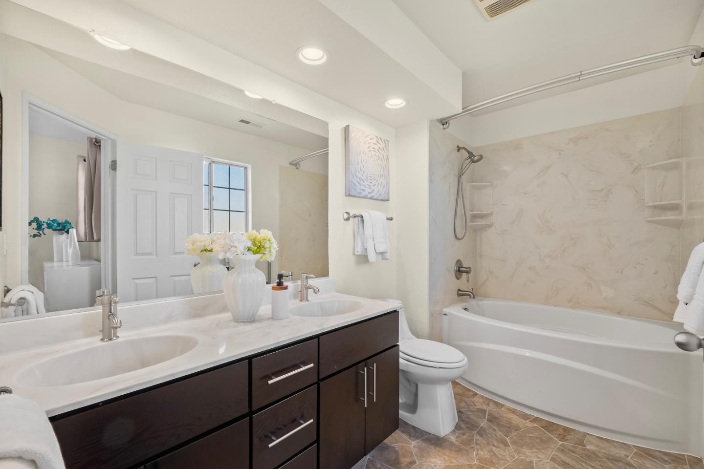 Detail Gallery Image 14 of 25 For 395 Sandstone Dr, Fremont,  CA 94536 - 3 Beds | 2/1 Baths