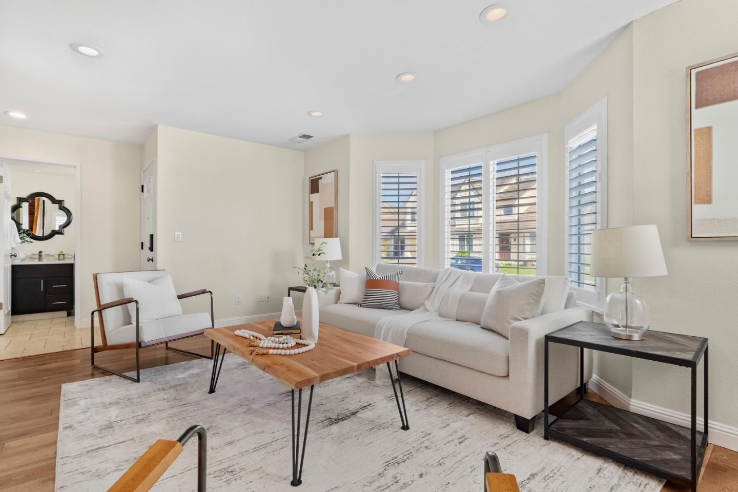 Detail Gallery Image 2 of 25 For 395 Sandstone Dr, Fremont,  CA 94536 - 3 Beds | 2/1 Baths
