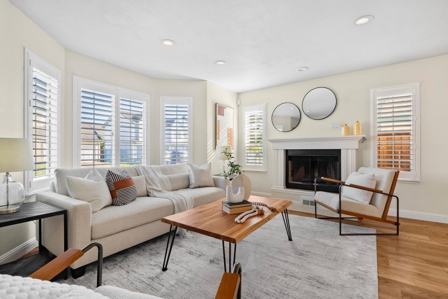 Detail Gallery Image 3 of 25 For 395 Sandstone Dr, Fremont,  CA 94536 - 3 Beds | 2/1 Baths