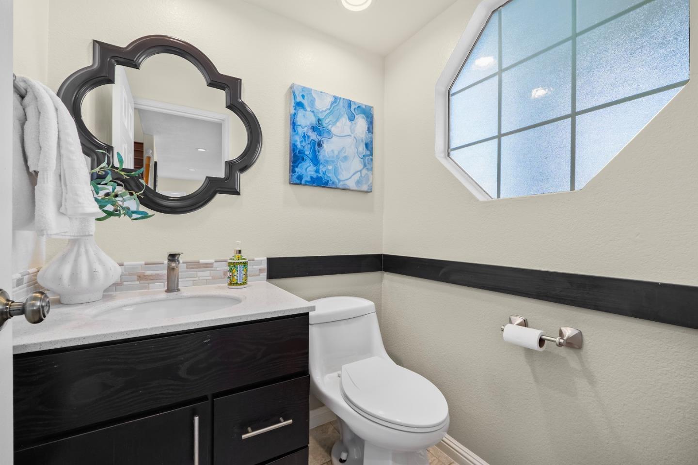 Detail Gallery Image 7 of 25 For 395 Sandstone Dr, Fremont,  CA 94536 - 3 Beds | 2/1 Baths