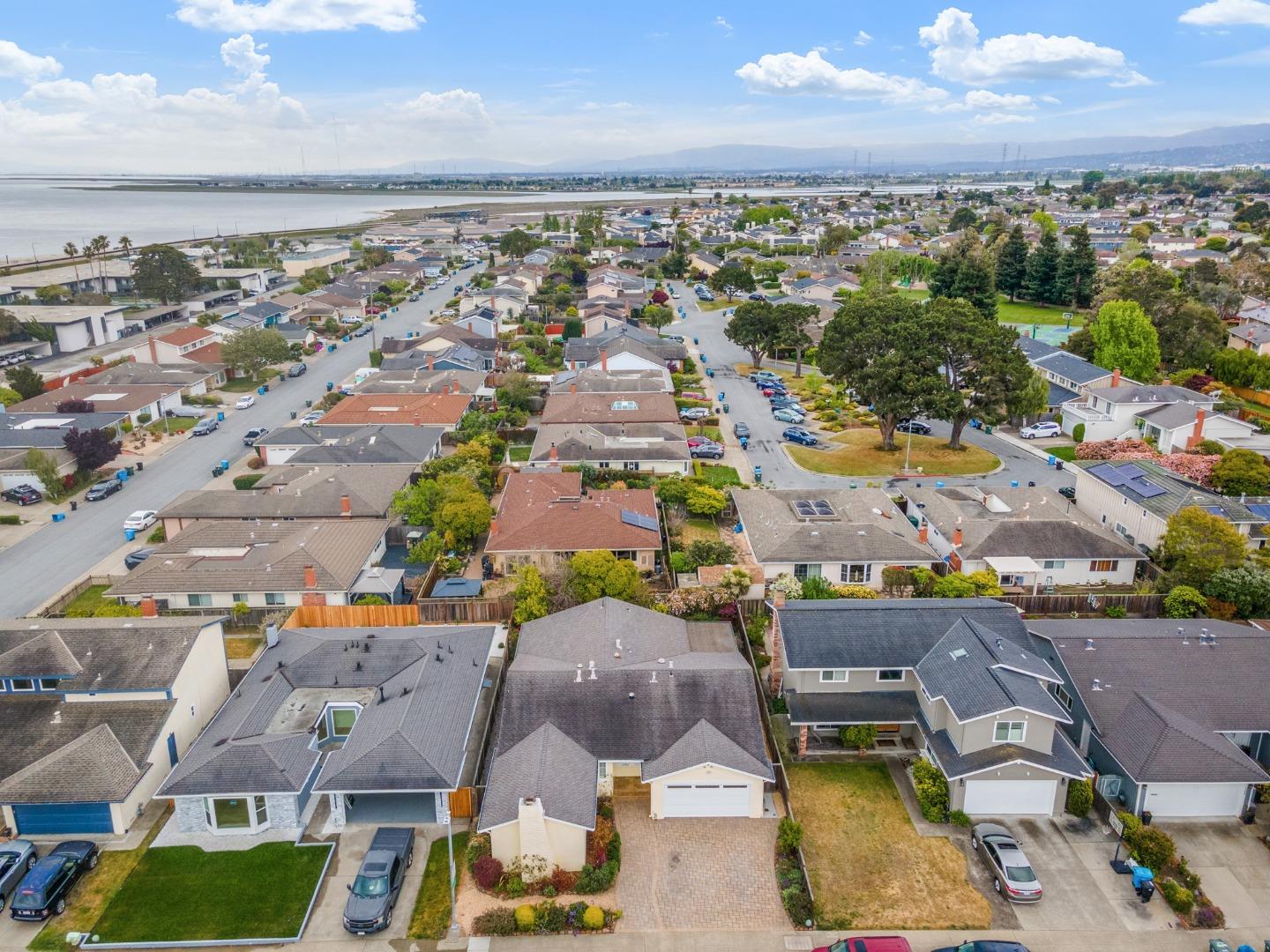 Detail Gallery Image 45 of 58 For 1394 Marlin Ave, Foster City,  CA 94404 - 4 Beds | 2/1 Baths