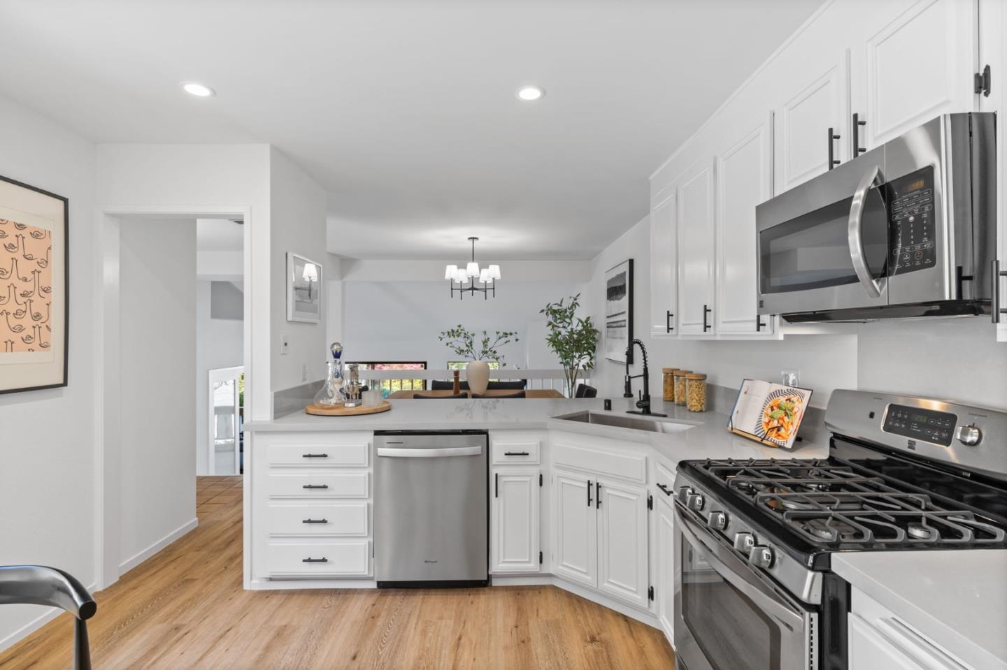 Detail Gallery Image 12 of 61 For 20 Calypso Ln, San Carlos,  CA 94070 - 3 Beds | 2/1 Baths