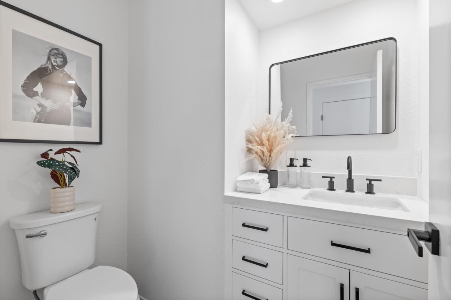 Detail Gallery Image 20 of 61 For 20 Calypso Ln, San Carlos,  CA 94070 - 3 Beds | 2/1 Baths