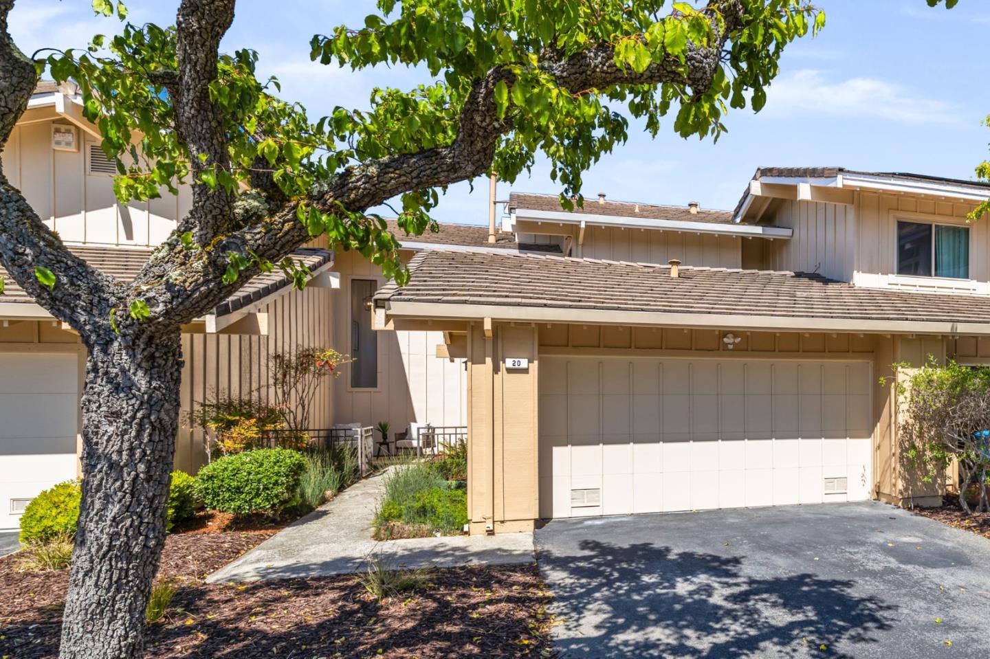 Detail Gallery Image 3 of 61 For 20 Calypso Ln, San Carlos,  CA 94070 - 3 Beds | 2/1 Baths