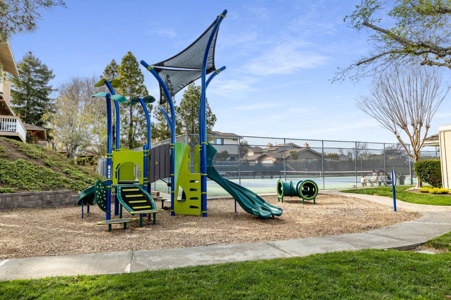 Detail Gallery Image 38 of 61 For 20 Calypso Ln, San Carlos,  CA 94070 - 3 Beds | 2/1 Baths