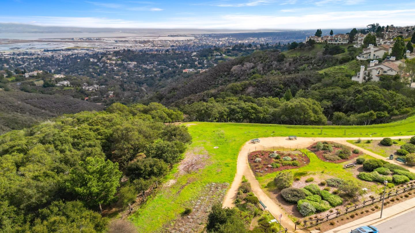 Detail Gallery Image 60 of 61 For 20 Calypso Ln, San Carlos,  CA 94070 - 3 Beds | 2/1 Baths