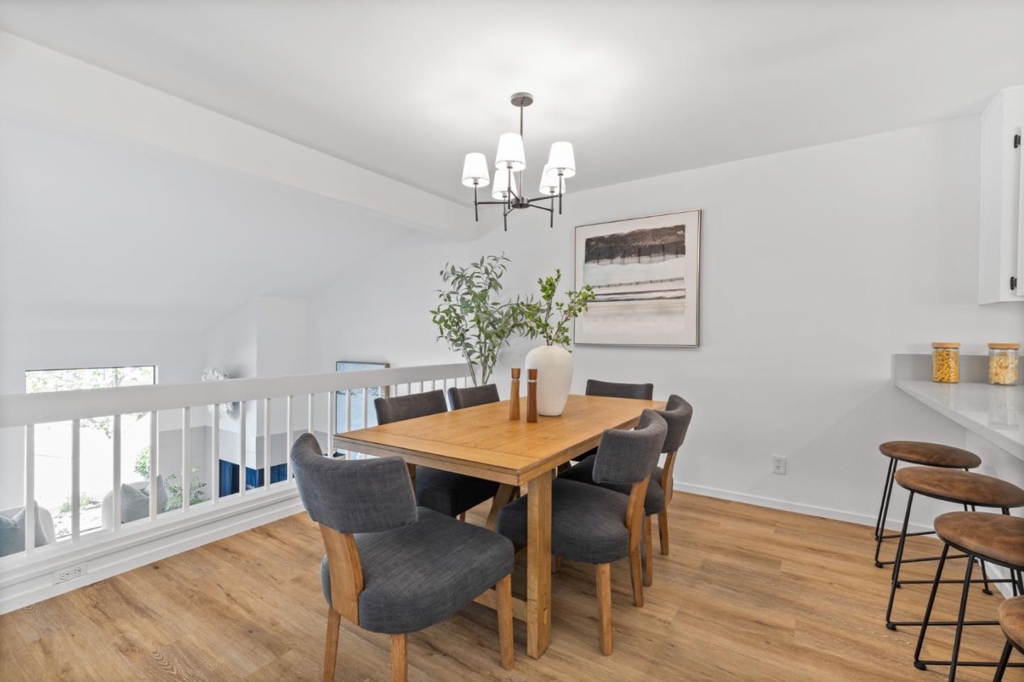 Detail Gallery Image 7 of 61 For 20 Calypso Ln, San Carlos,  CA 94070 - 3 Beds | 2/1 Baths