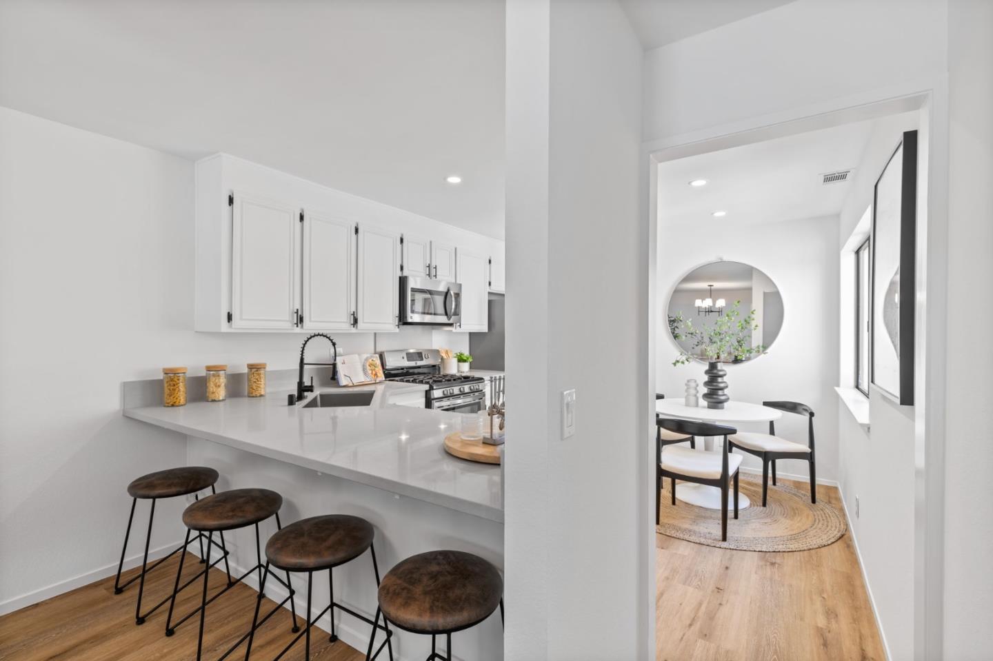 Detail Gallery Image 9 of 61 For 20 Calypso Ln, San Carlos,  CA 94070 - 3 Beds | 2/1 Baths