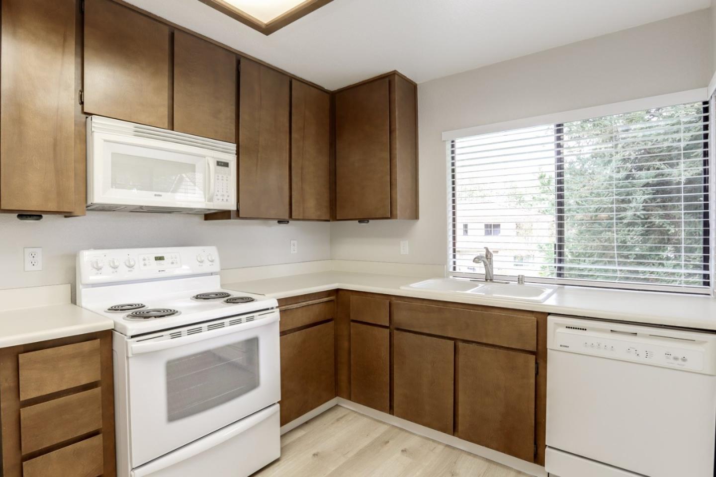 Detail Gallery Image 11 of 41 For 5368 Colony Park Cir, San Jose,  CA 95123 - 2 Beds | 1 Baths