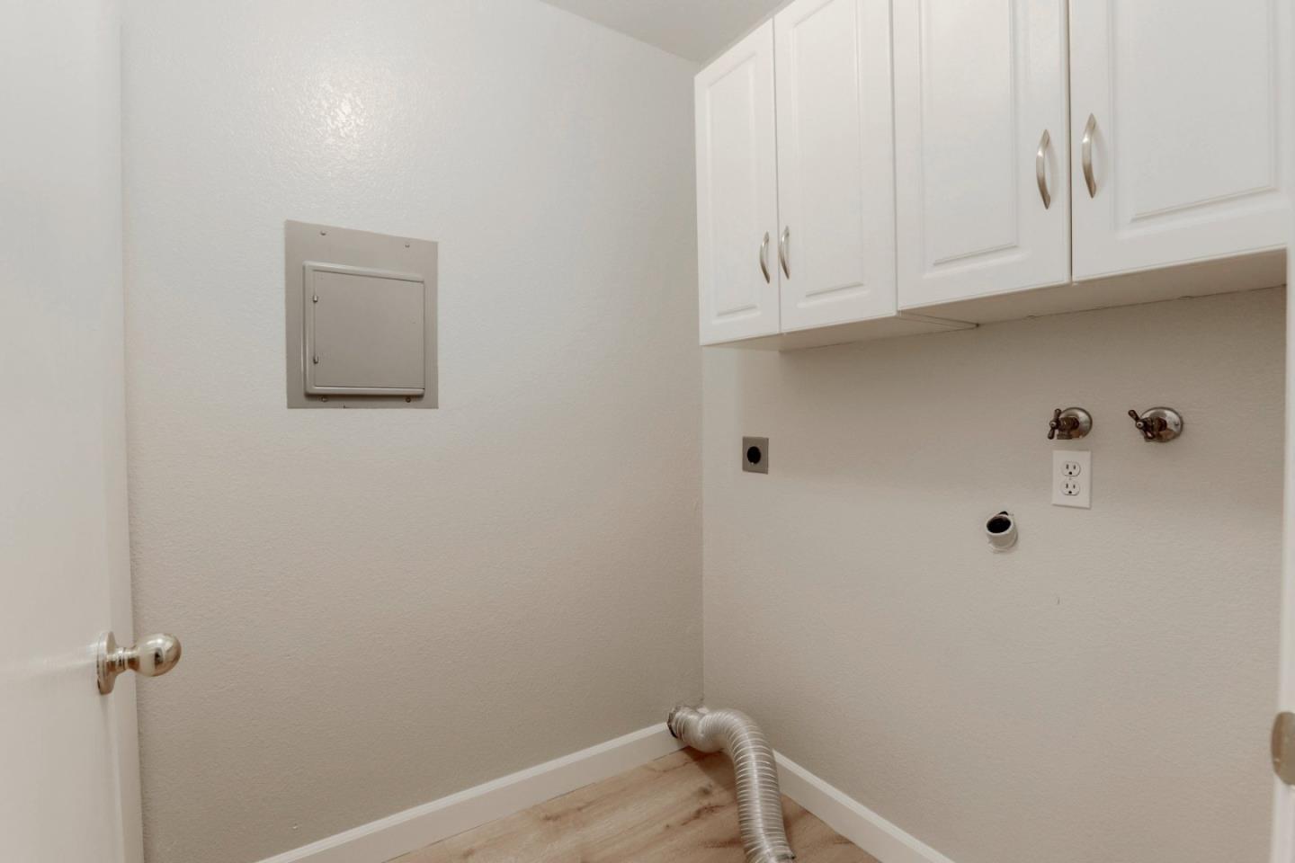 Detail Gallery Image 13 of 41 For 5368 Colony Park Cir, San Jose,  CA 95123 - 2 Beds | 1 Baths