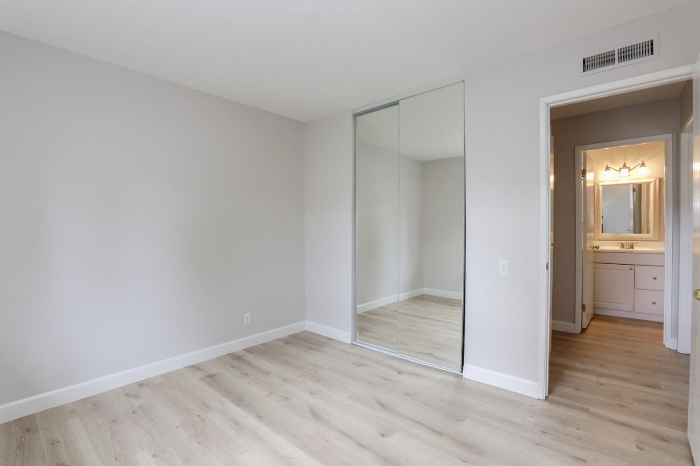 Detail Gallery Image 16 of 41 For 5368 Colony Park Cir, San Jose,  CA 95123 - 2 Beds | 1 Baths