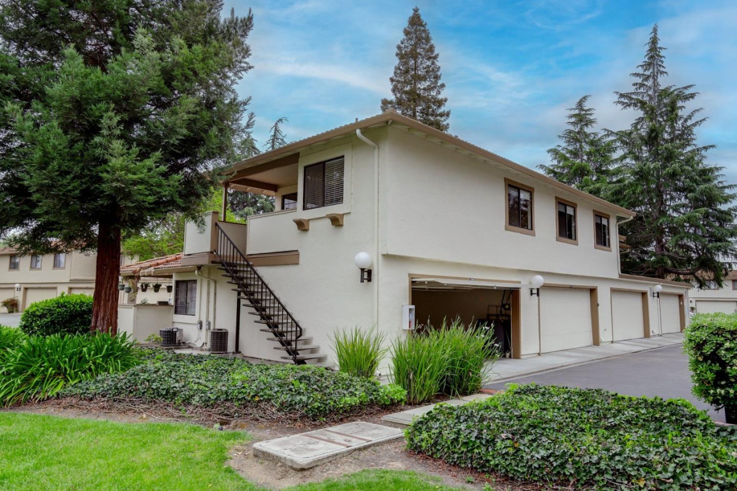 Detail Gallery Image 2 of 41 For 5368 Colony Park Cir, San Jose,  CA 95123 - 2 Beds | 1 Baths
