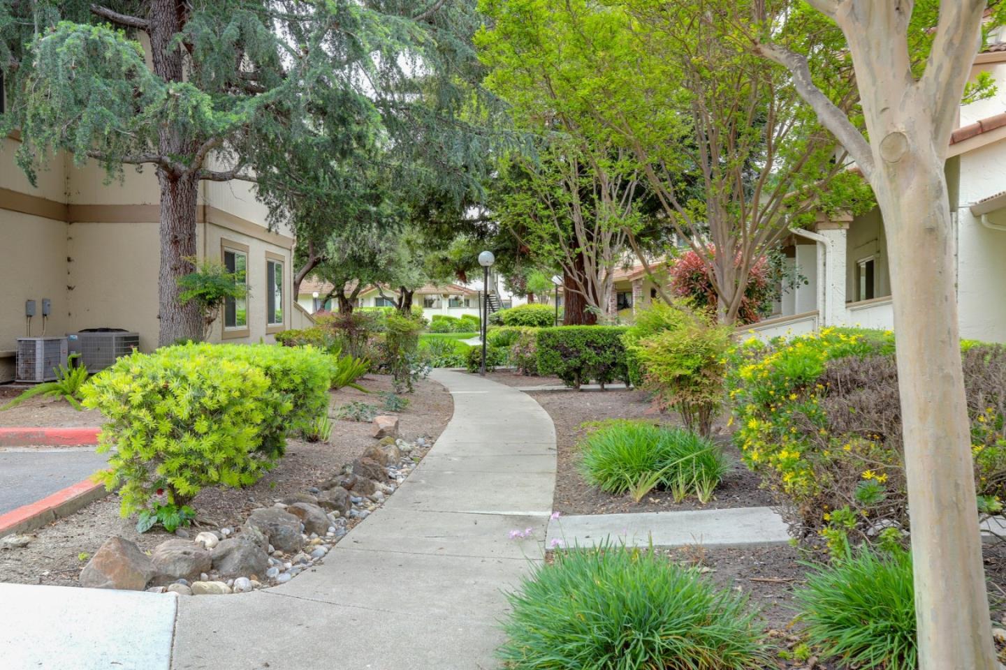 Detail Gallery Image 38 of 41 For 5368 Colony Park Cir, San Jose,  CA 95123 - 2 Beds | 1 Baths