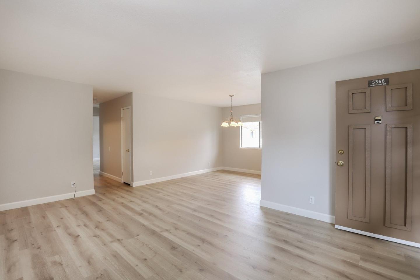 Detail Gallery Image 6 of 41 For 5368 Colony Park Cir, San Jose,  CA 95123 - 2 Beds | 1 Baths