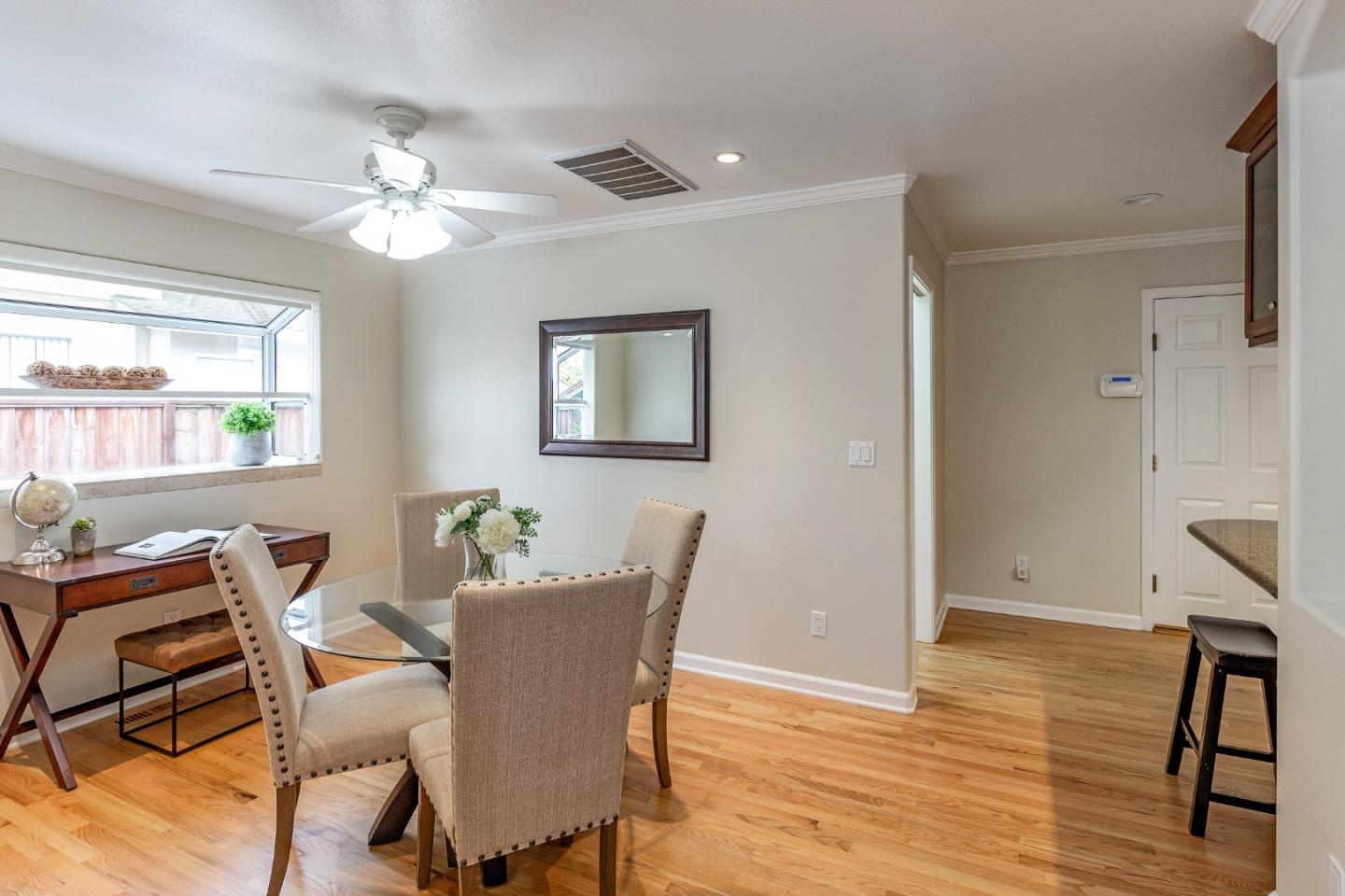 Detail Gallery Image 11 of 45 For 10424 Dempster Ave, Cupertino,  CA 95014 - 5 Beds | 3/1 Baths