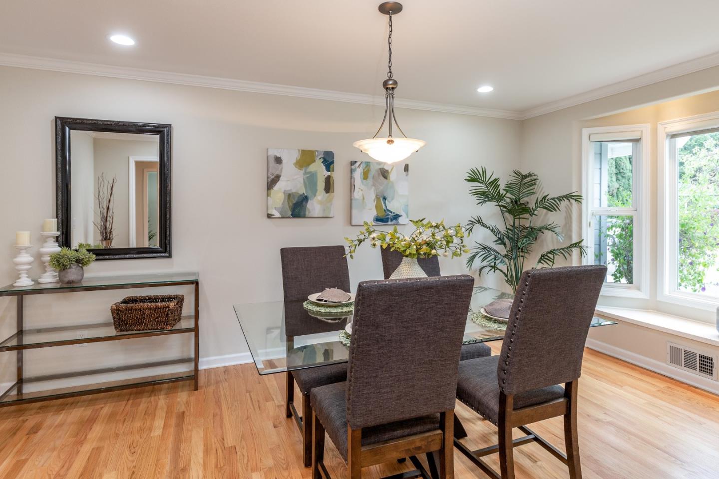 Detail Gallery Image 8 of 45 For 10424 Dempster Ave, Cupertino,  CA 95014 - 5 Beds | 3/1 Baths