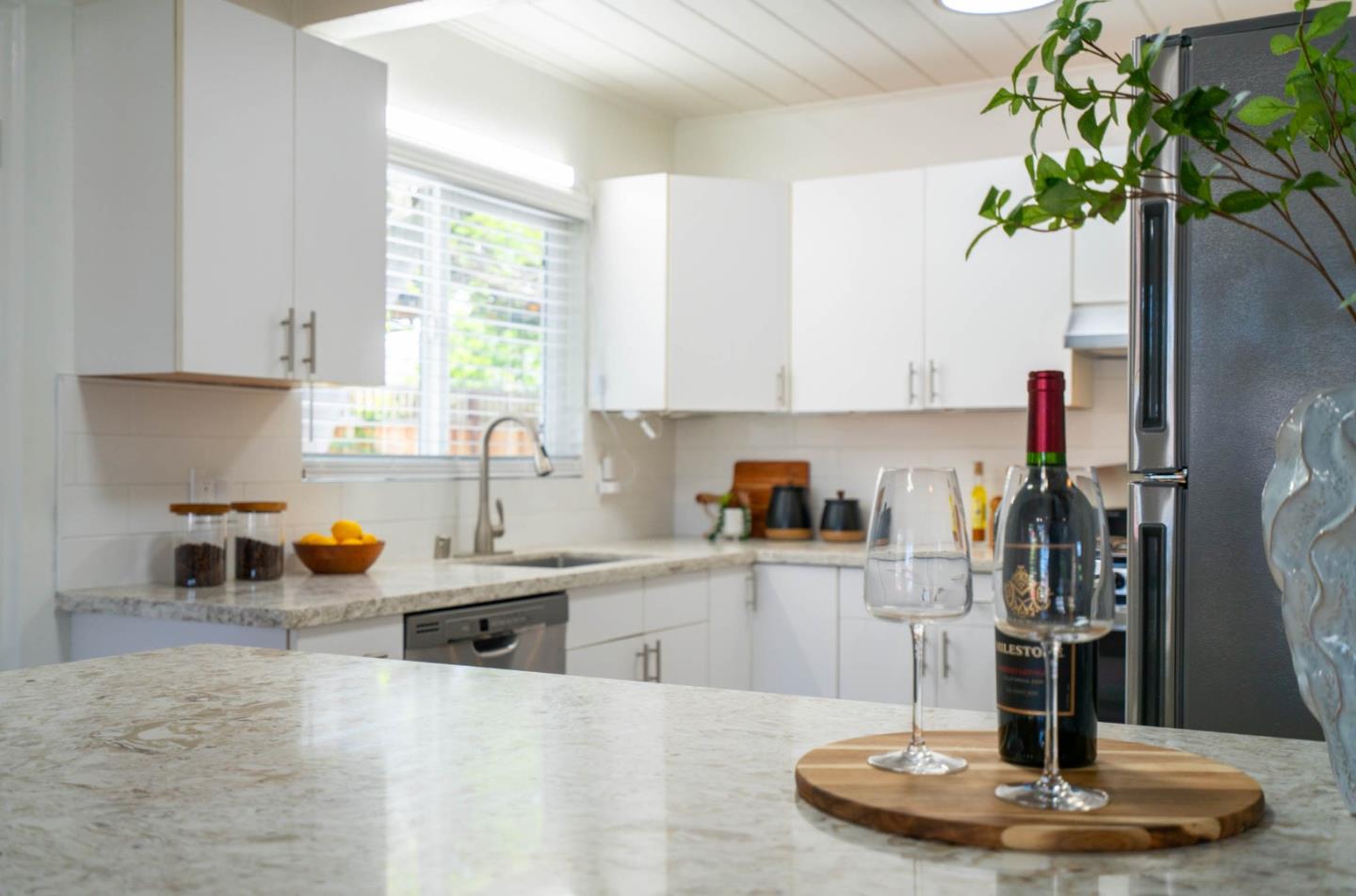 Detail Gallery Image 11 of 24 For 374 Balsam Ave, Sunnyvale,  CA 94085 - 3 Beds | 1 Baths