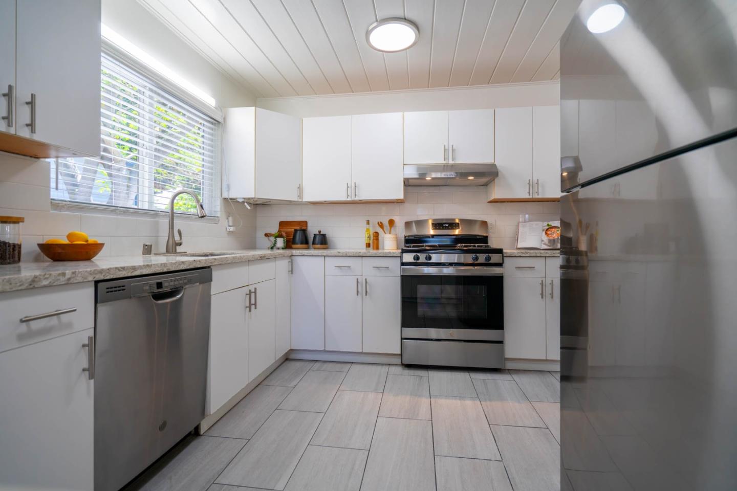 Detail Gallery Image 12 of 24 For 374 Balsam Ave, Sunnyvale,  CA 94085 - 3 Beds | 1 Baths