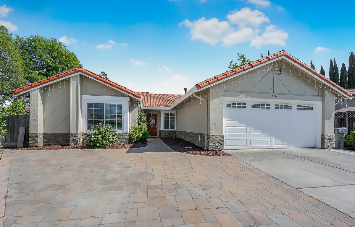 Detail Gallery Image 2 of 80 For 2886 Urzi Ct, San Jose,  CA 95135 - 4 Beds | 2/1 Baths