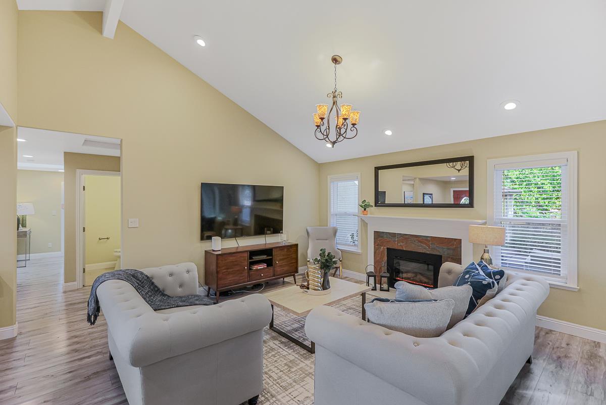 Detail Gallery Image 4 of 80 For 2886 Urzi Ct, San Jose,  CA 95135 - 4 Beds | 2/1 Baths