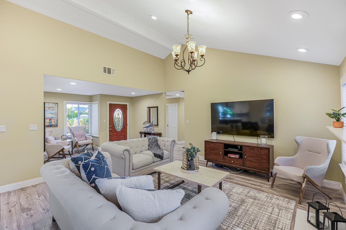 Detail Gallery Image 5 of 80 For 2886 Urzi Ct, San Jose,  CA 95135 - 4 Beds | 2/1 Baths