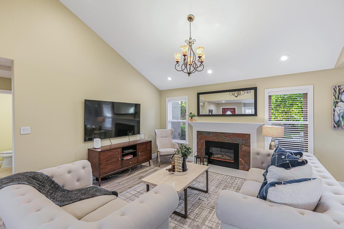 Detail Gallery Image 7 of 80 For 2886 Urzi Ct, San Jose,  CA 95135 - 4 Beds | 2/1 Baths