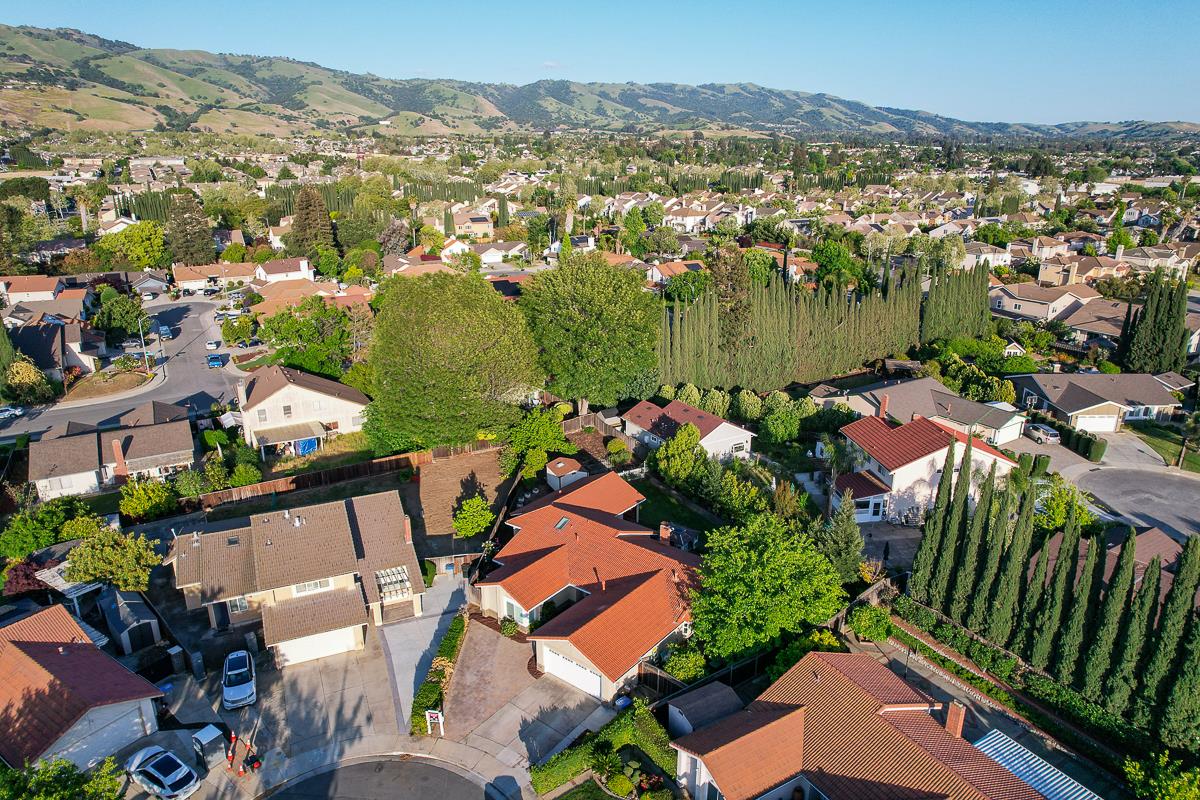 Detail Gallery Image 72 of 80 For 2886 Urzi Ct, San Jose,  CA 95135 - 4 Beds | 2/1 Baths