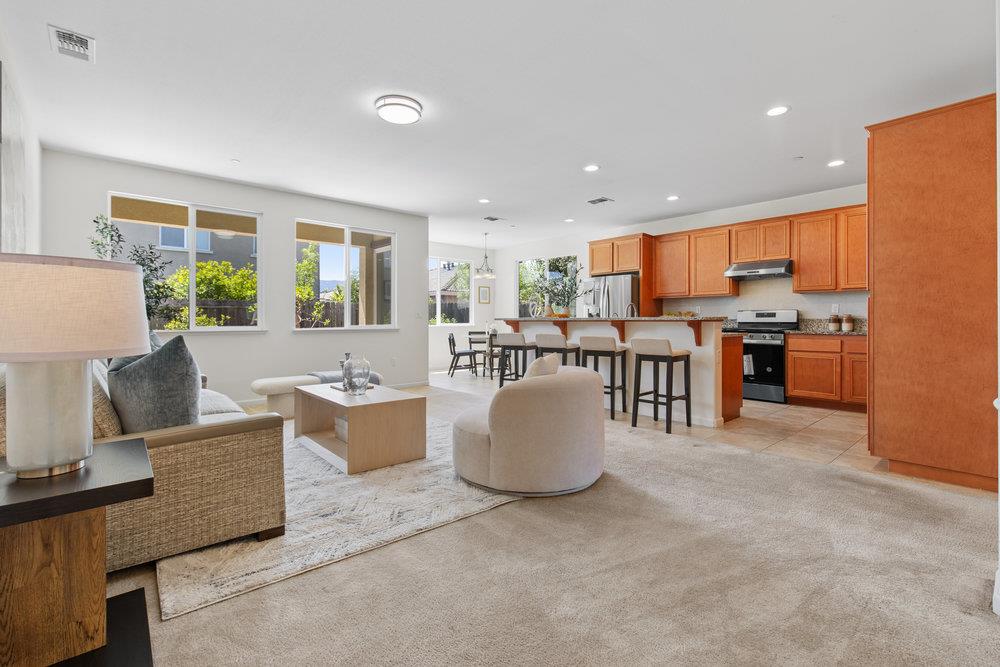 Detail Gallery Image 13 of 42 For 872 Geronimo St, Gilroy,  CA 95020 - 4 Beds | 2 Baths