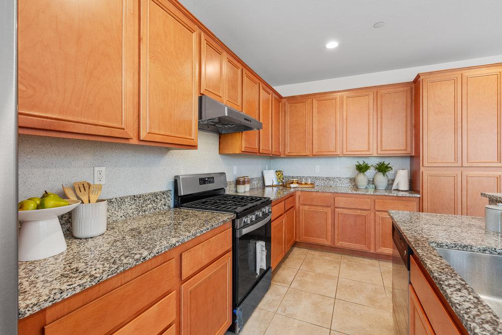 Detail Gallery Image 15 of 42 For 872 Geronimo St, Gilroy,  CA 95020 - 4 Beds | 2 Baths