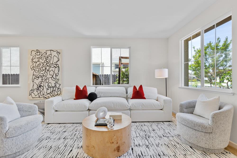 Detail Gallery Image 5 of 42 For 872 Geronimo St, Gilroy,  CA 95020 - 4 Beds | 2 Baths