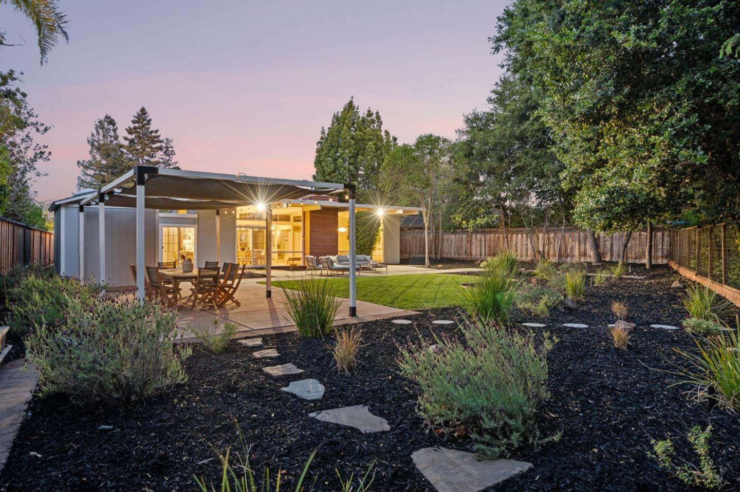 Detail Gallery Image 62 of 68 For 969 Eichler Dr, Mountain View,  CA 94040 - 3 Beds | 2/1 Baths