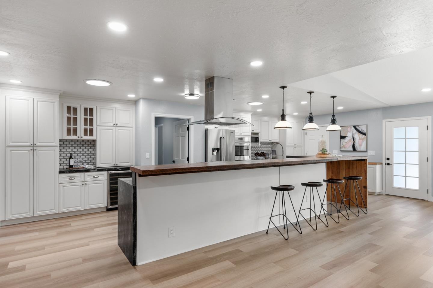 Detail Gallery Image 8 of 27 For 3302 Como Ln, San Jose,  CA 95118 - 4 Beds | 3 Baths