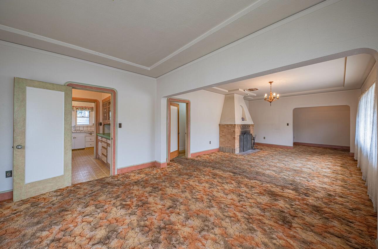 Detail Gallery Image 10 of 49 For 4705 Crystal St, Capitola,  CA 95010 - 3 Beds | 2 Baths