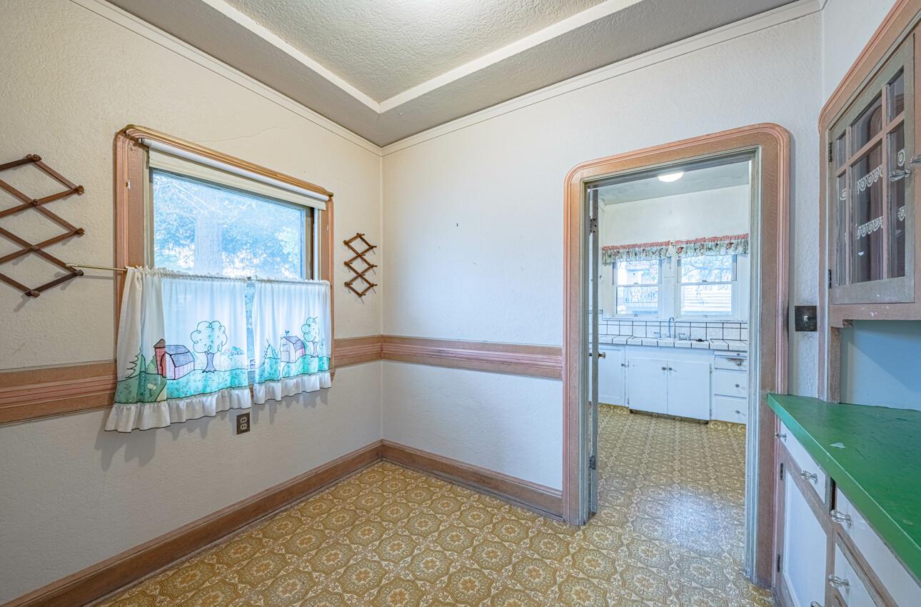 Detail Gallery Image 12 of 49 For 4705 Crystal St, Capitola,  CA 95010 - 3 Beds | 2 Baths