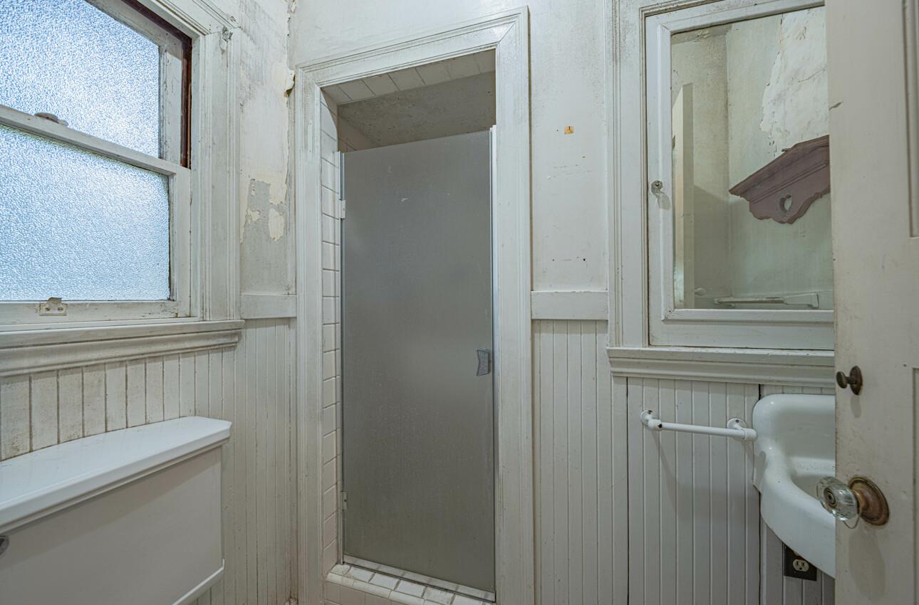 Detail Gallery Image 18 of 49 For 4705 Crystal St, Capitola,  CA 95010 - 3 Beds | 2 Baths