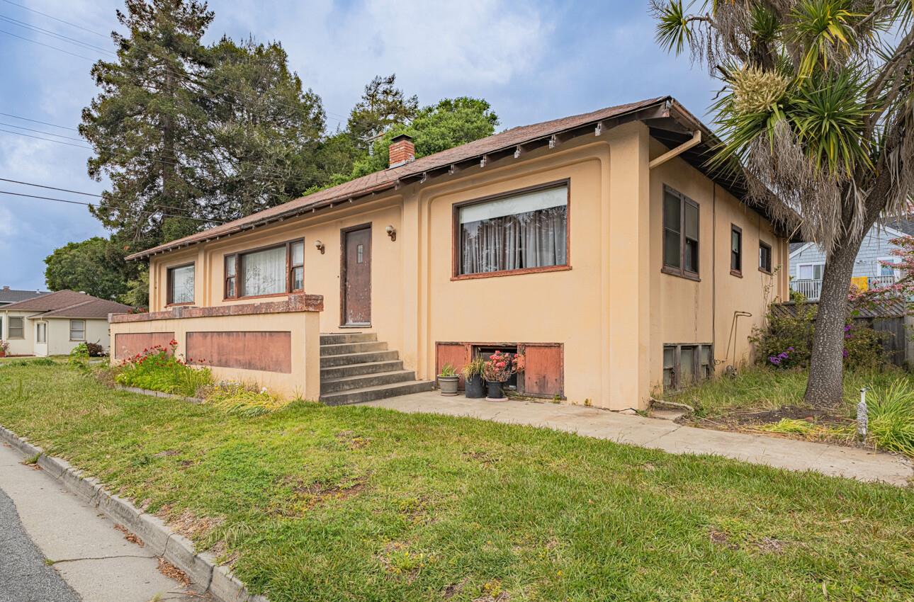 Detail Gallery Image 6 of 49 For 4705 Crystal St, Capitola,  CA 95010 - 3 Beds | 2 Baths