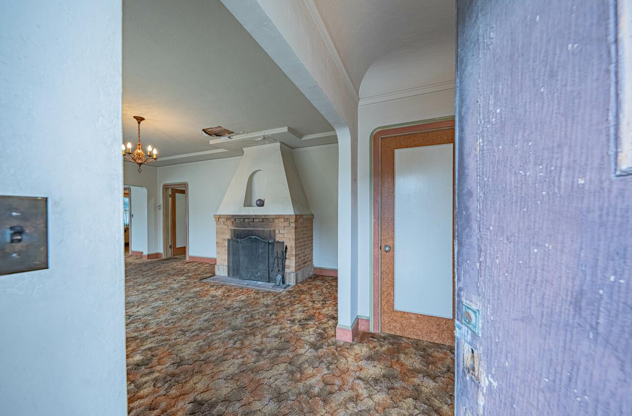 Detail Gallery Image 7 of 49 For 4705 Crystal St, Capitola,  CA 95010 - 3 Beds | 2 Baths